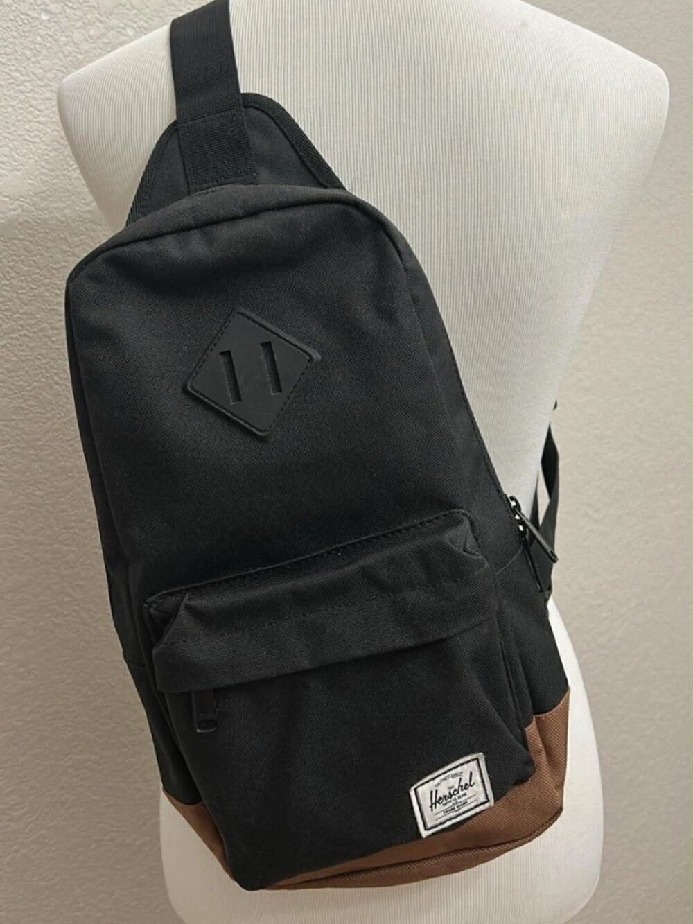 Herschel Supply Co Heritage Shoulder Crossbody Sling Bag 8L - Black